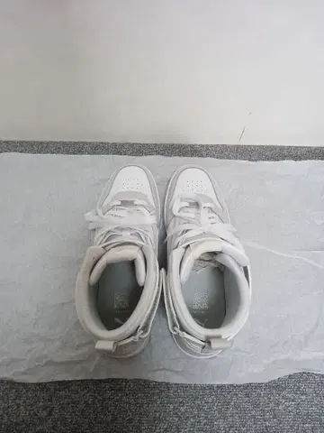 PUMA 하이컷 스니커즈 화이트 그레이