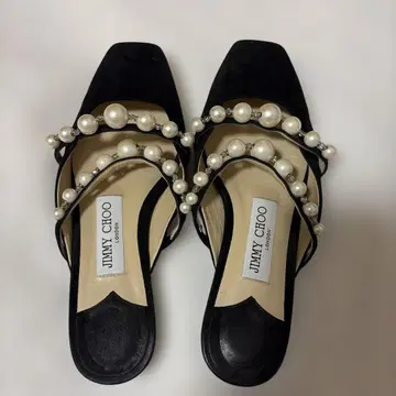 JIMMY CHOO 펄 장식 플랫슈즈 블랙