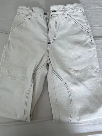 ZARA 대비 스티치 데님 팬츠 화이트