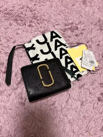 MARC JACOBS 이단 접이식 지갑