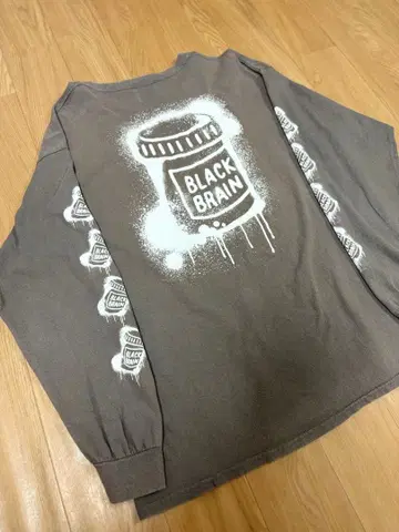 BLACK BRAIN 긴팔 T셔츠 그레이