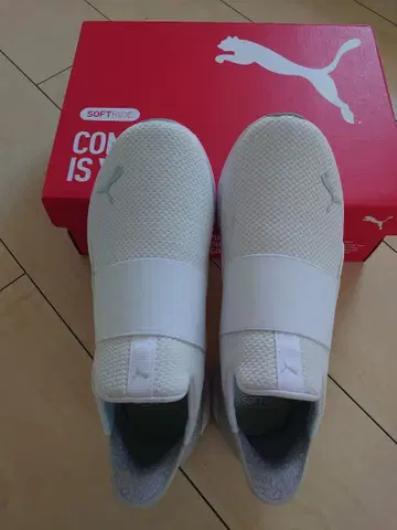 PUMA SOFTRIDE 슬립온 스니커즈 화이트