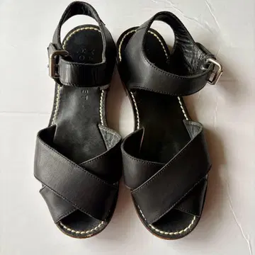 MARGARET HOWELL 가죽 샌들 블랙 24cm