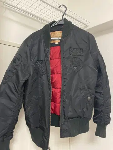 ALPHA INDUSTRIES MA-1 플라이트 자켓 와펜