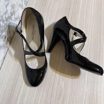 새상품급 JILLSTUART 에나멜 펌프스 블랙 24.5cm