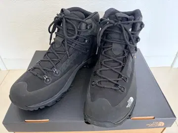 THE NORTH FACE 크레스톤 하이크 미드 WP