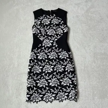 BCBG 레이스 자수 꽃무늬 원피스