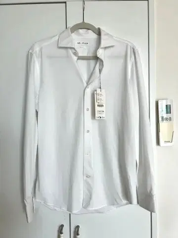 미사용 새상품 ZARA 긴팔 와이셔츠 화이트 S 사이즈 택 포함 새상품