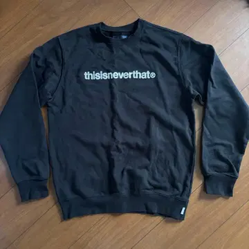 [새상품급] thisisneverthat 블랙 맨투맨