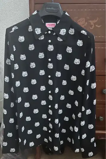 kate spade new york 캣 패턴 블라우스 펄 버튼
