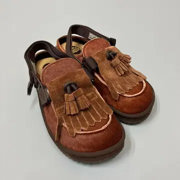 SHAKA 모카신 태슬 샌들 브라운