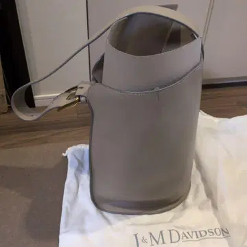 J&M DAVIDSON 퀴버 버킷 백 웜 타프