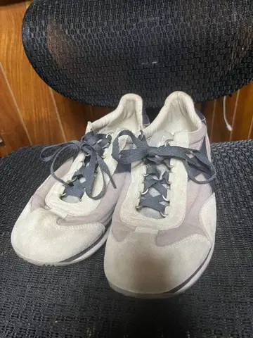 Diadora 헤리티지 그레이 계열
