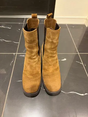 [ ZARA ] 스웨이드 느낌 사이드 고어 부츠 브라운