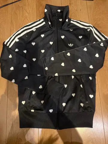 (최종 가격 인하) adidas Originals 하트 무늬 트랙 자켓 M