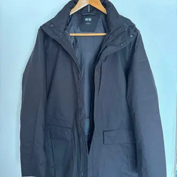 UNIQLO 다운 자켓 블랙 M 사이즈