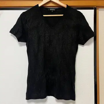 Rare 5351 POUR LES HOMMES V넥 T셔츠 블랙
