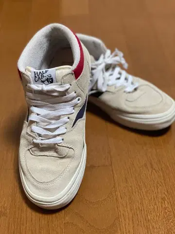 VANS 하프캡 스니커즈 베이지 계열