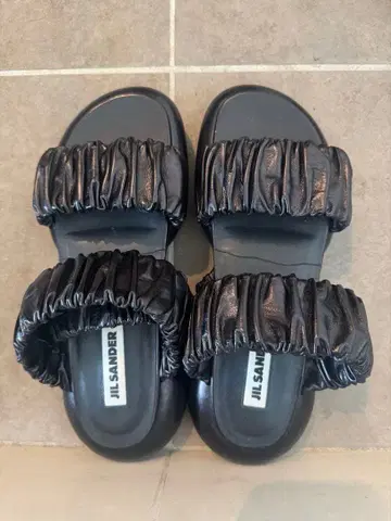 [ JIL SANDER ] 가죽 샌들