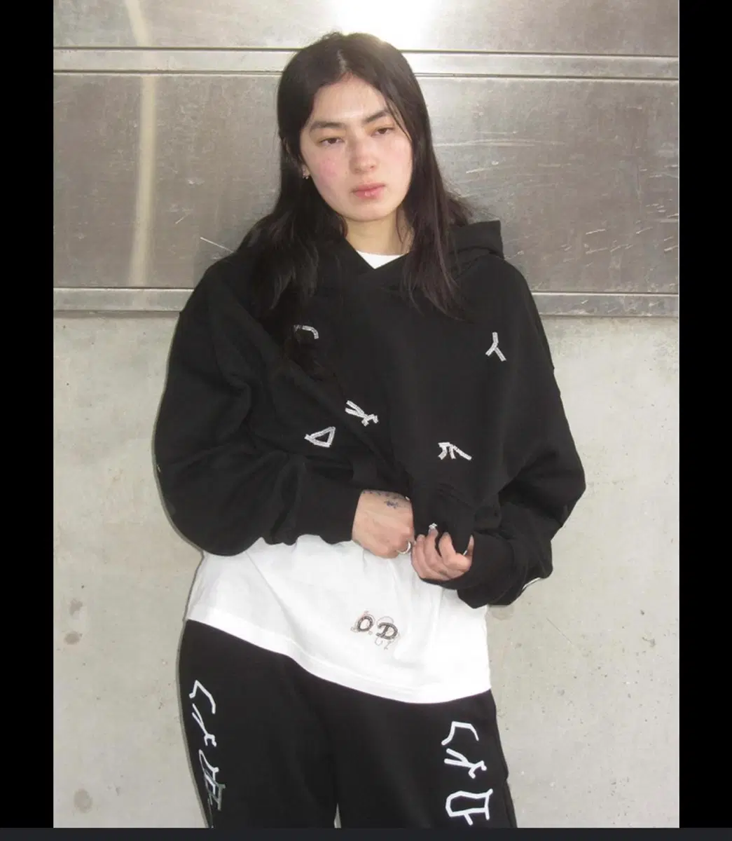 오들리워크샵 후드티