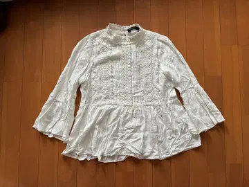 새상품급 ZARA WOMAN 화이트 레이스 긴팔 블라우스 자라