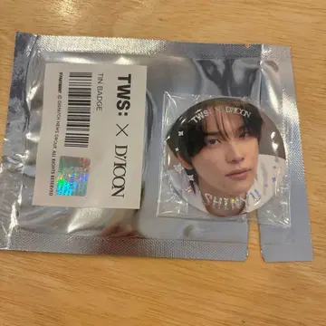 TWS DICON 캔뱃지 신유