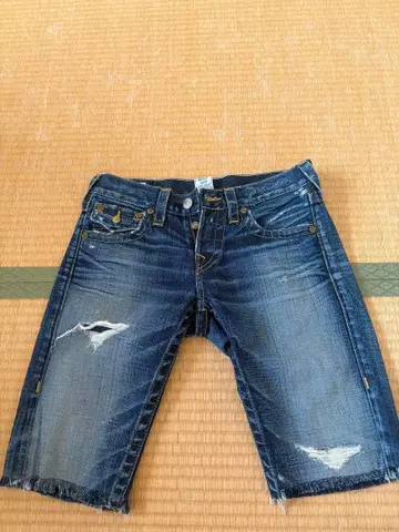 TRUE RELIGION 데님 숏팬츠 데미지 가공