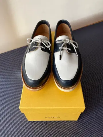 미사용 JOHN LOBB 데크 슈즈 UK6 콤비 컬러