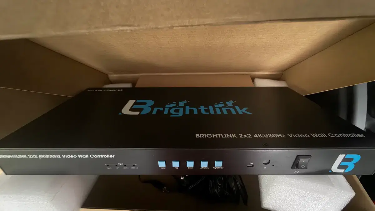 Brightlink 2x2 4K 비디오 월 컨트롤러