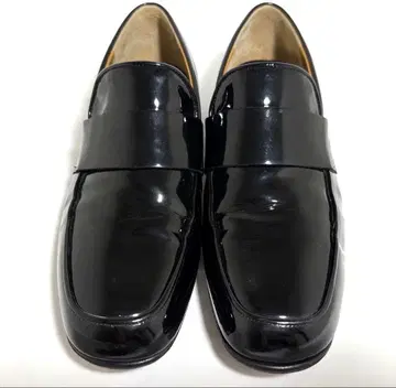 [ 새상품급 ] chausser 쇼세 소가죽 에나멜 로퍼 23.5cm
