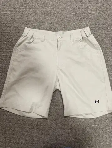 Under Armour 언더아머 숏팬츠 베이지 XL
