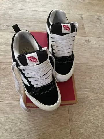 VANS OFF THE WALL 스니커즈 블랙 화이트