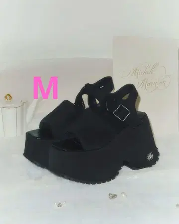 미셸 마카롱 12cm 통굽 패디드 샌들 M 사이즈 블랙