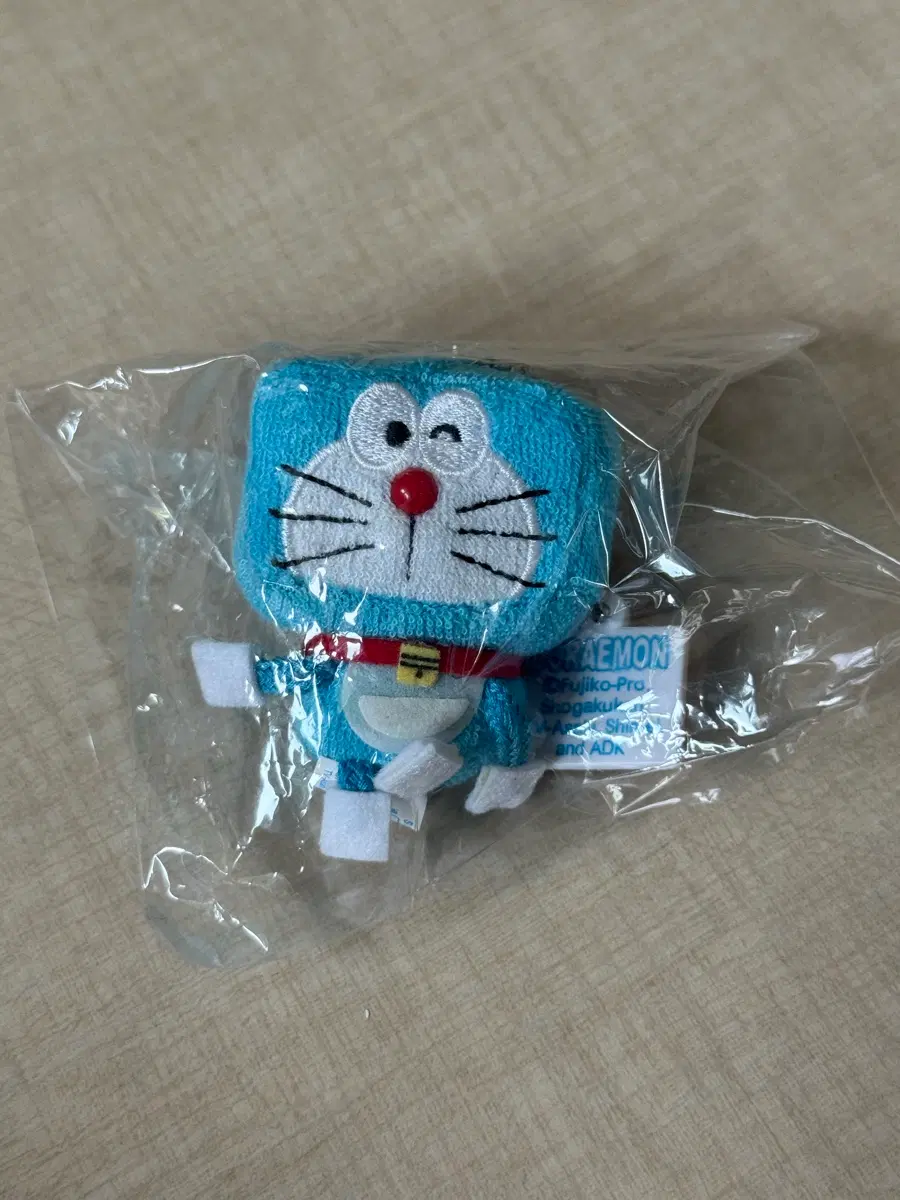 네모네모빔 도라에몽 키링 인형