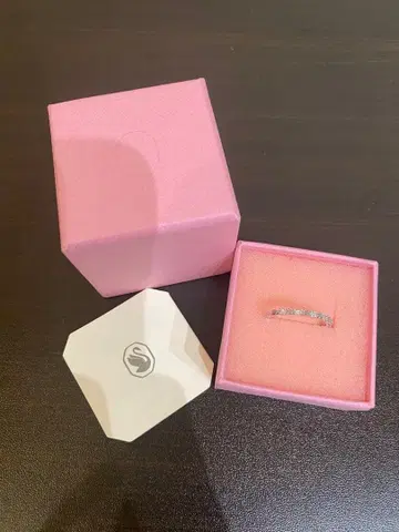 Swarovski 스와로브스키 하프 이터니티 반지