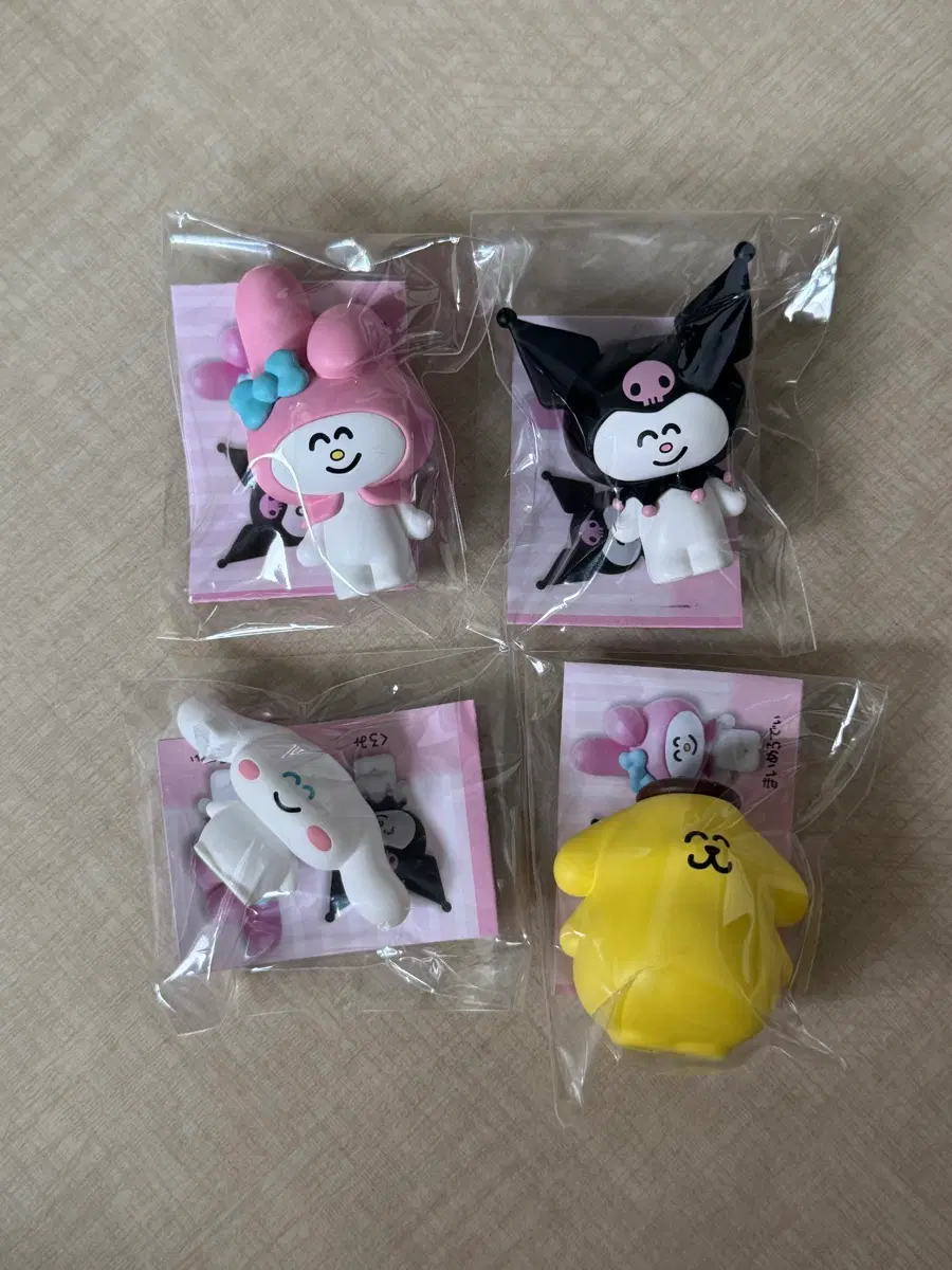 오에카키상X산리오 캐릭터즈 마스코트 피규어 4종