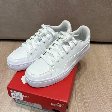 [미사용 새상품] PUMA 스니커즈 화이트 23.5cm