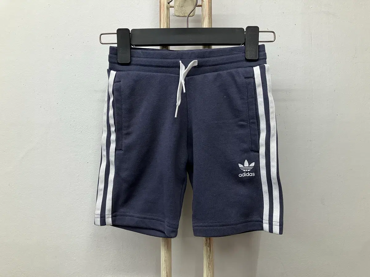 아디다스(adidas) 아동 반바지