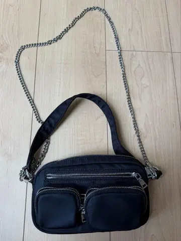 zara 블랙 나일론 체인 미니 숄더백