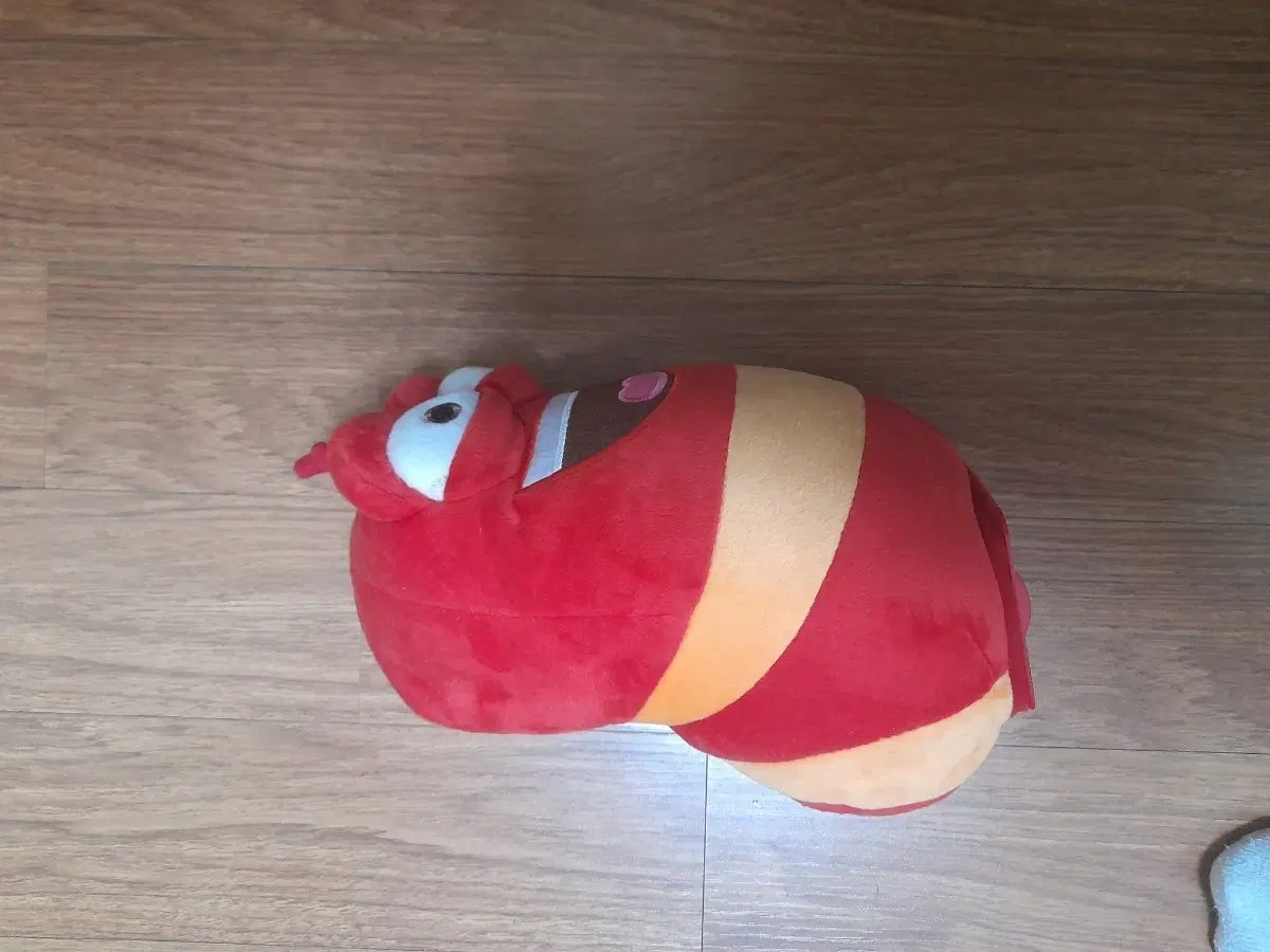 라바 빨강 풍선 인형