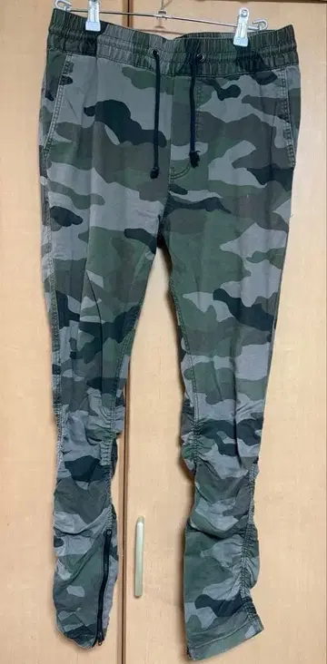 H&M DIVIDED 사이드 지퍼 조거 팬츠 28 카모플라쥬