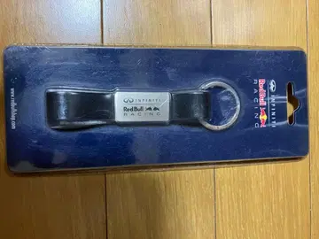 인피니티 레드 불 레이싱 키링