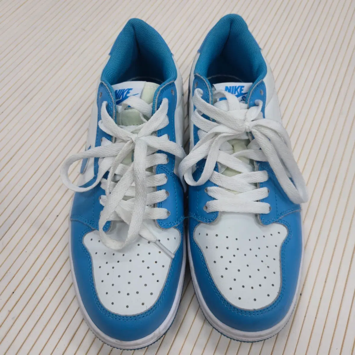 나이키 운동화 흰색/하늘색