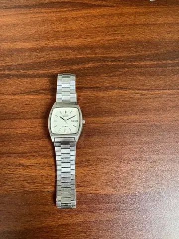 SEIKO QUARTZ 쿼츠 손목시계 본체 실버