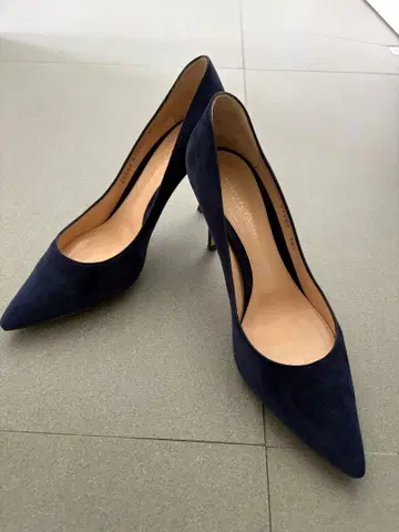 네이비 펌프스 [ Gianvito rossi ]