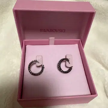 SWAROVSKI 스와로브스키 Matrix 후프 귀걸이 그레이
