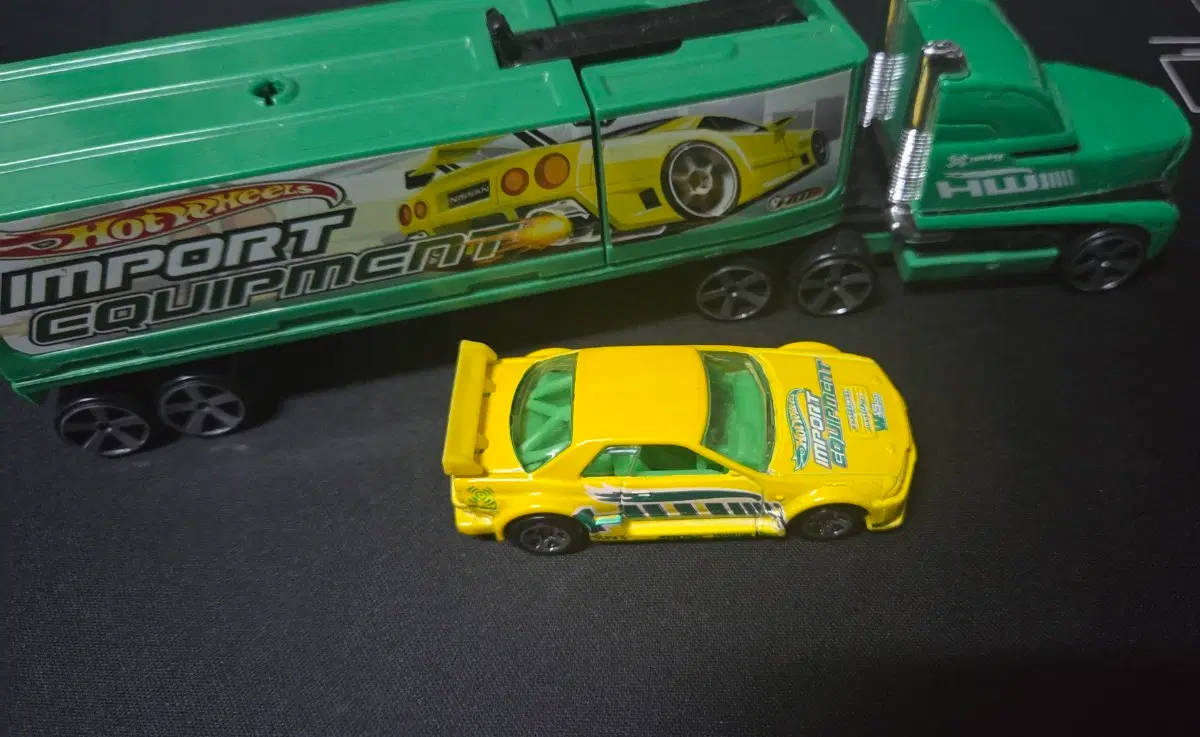 핫휠 truckin transporters r32 개봉품