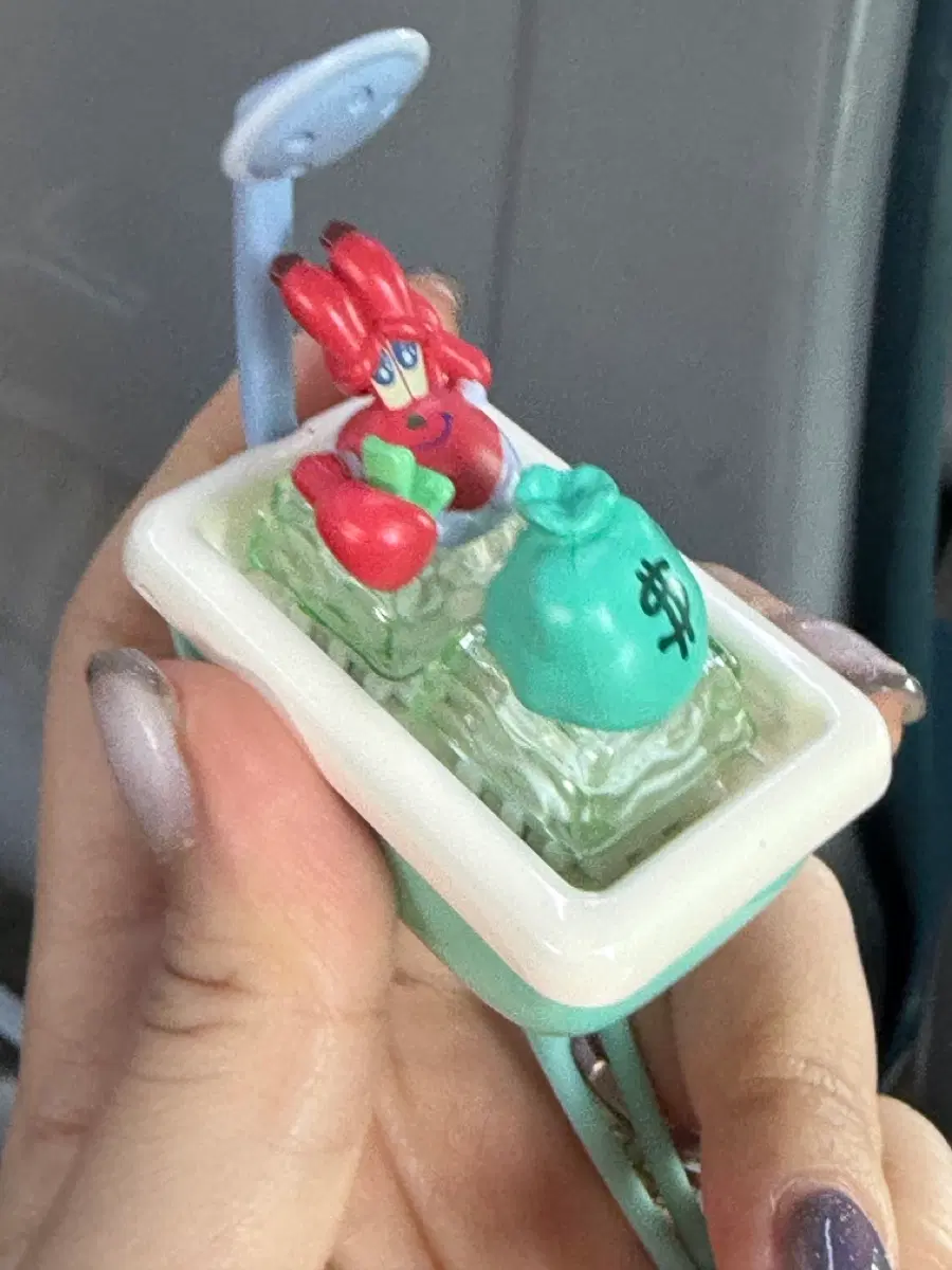 스펀지밥 키캡 집게사장