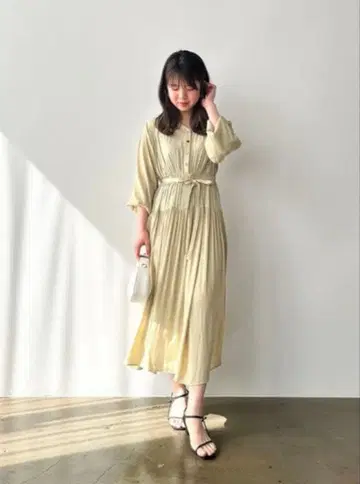 COHINA 긴팔 티어드 드레이프감 원피스 페티코트 포함