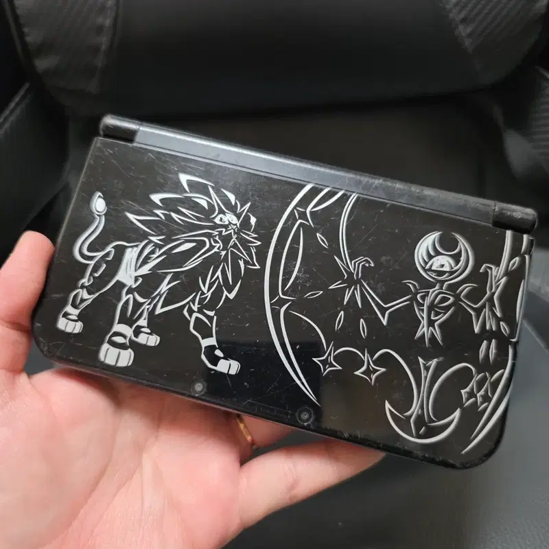 부품용 뉴 닌텐도 3ds xl 썬문 에디션 판매합니다.